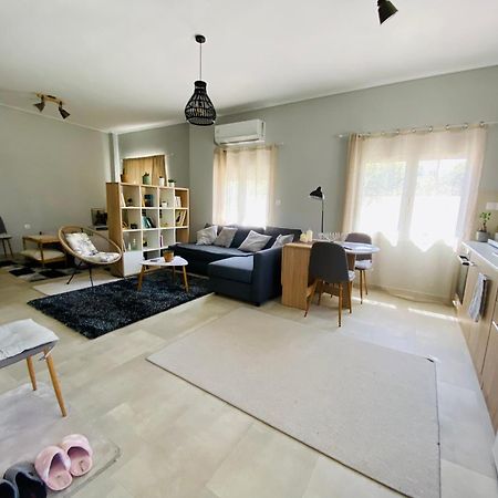 Xrysa'S Central City Apartment Mesolóngion エクステリア 写真